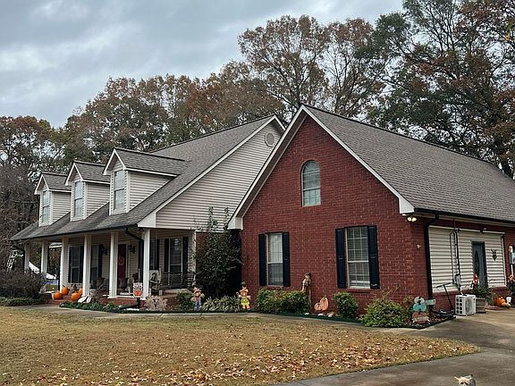 3rd image of 9 Fair Beauty Ave