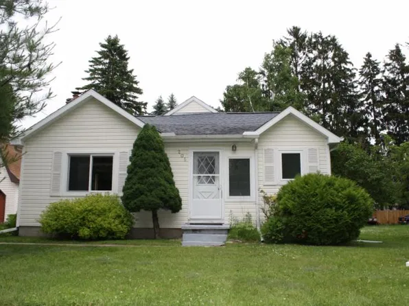 205 S 3rd St, Harrisville, MI 48740