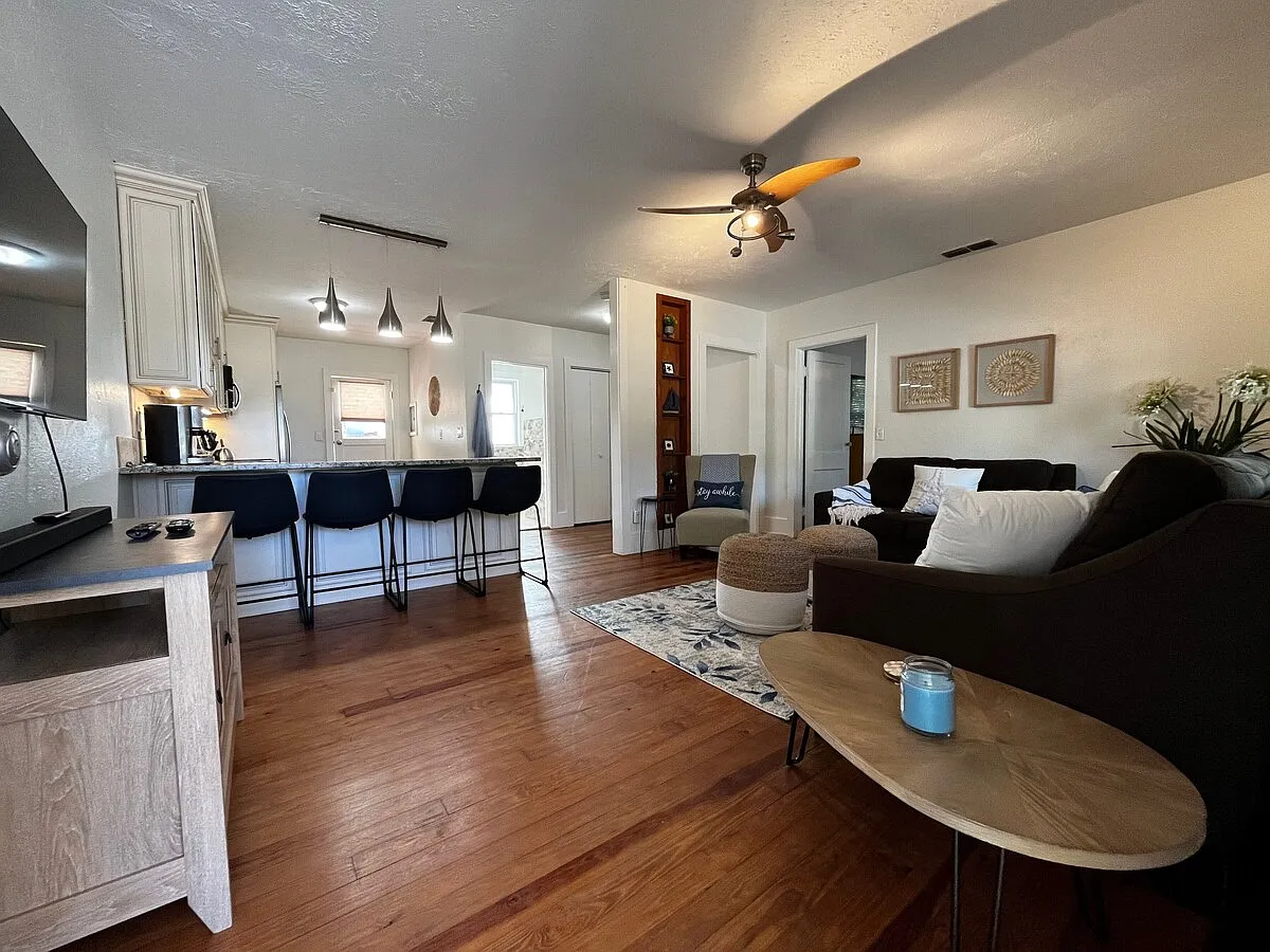 2 bed, 728 sqft, $2,750 — Photo 4