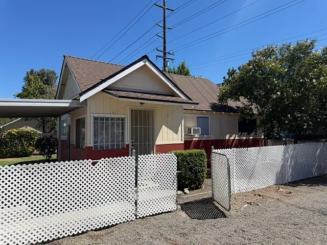 511 Coffee Rd — Photo 4
