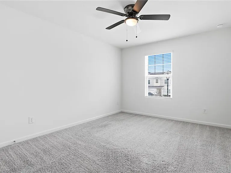 395 Knightsbridge Ln — Photo 21