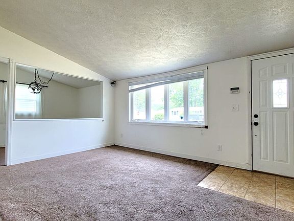 4th image of 821 W Borley Ave