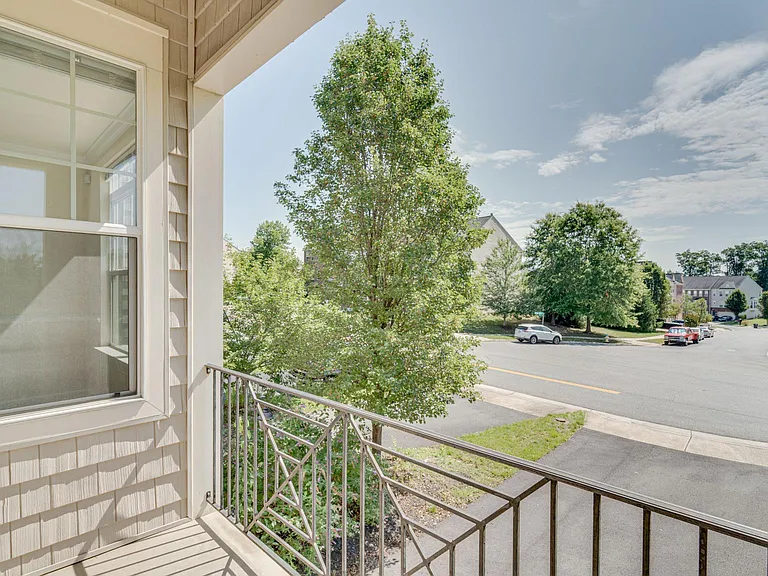 74 Pike Pl — Photo 10