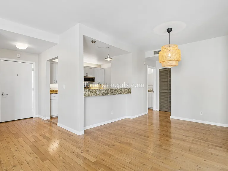 1630 S Harbor Way #301 — Photo 7