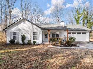 5443 Sugarmill Dr, Flowery Branch, GA 30542