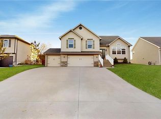 15355 NW 131st St, Platte City, MO 64079