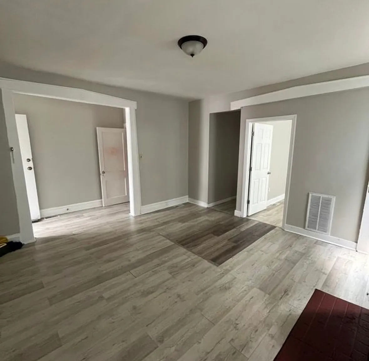 4 bed, $2,400 — Photo 3