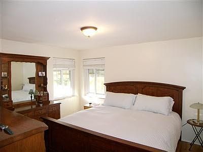 4th image of 2426 Ardmore Ave