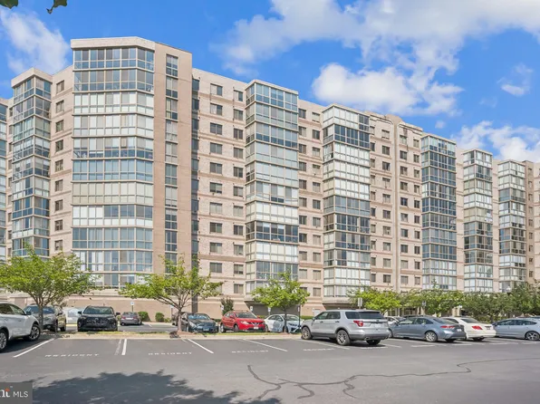 19355 Cypress Ridge Ter Unit 903, Leesburg, VA 20176