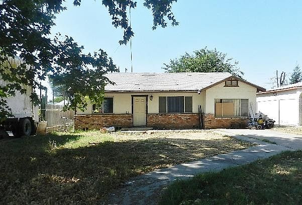 1st image of 393 De La Guerra St
