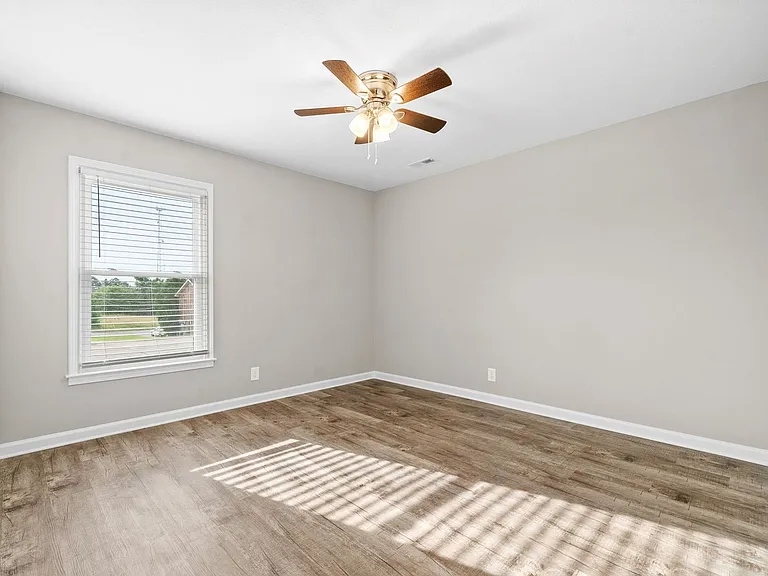Darlene Dr - 147 — Photo 17