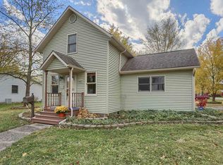 657 W Centennial St, Nappanee, IN 46550