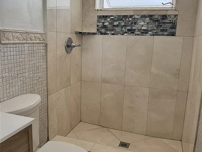 1407 NE 56th St #316 — Photo 6