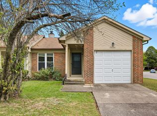 2826-2828 Continental Dr, Columbus, OH 43068