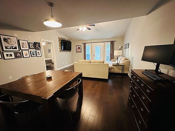 5th image of 113 Mayapple St