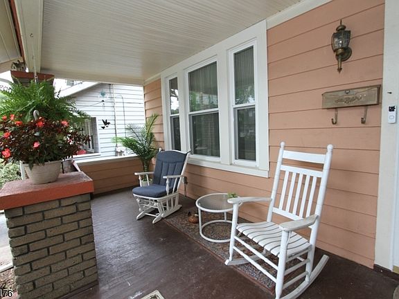 3rd image of 4 Midland Ave