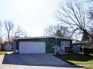 1800 7th St NW, Minot, ND 58703