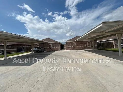 1012 W La Pointe Ave #1 Photo 1