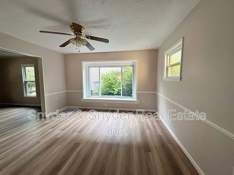 605 Sackett Ave — Photo 8