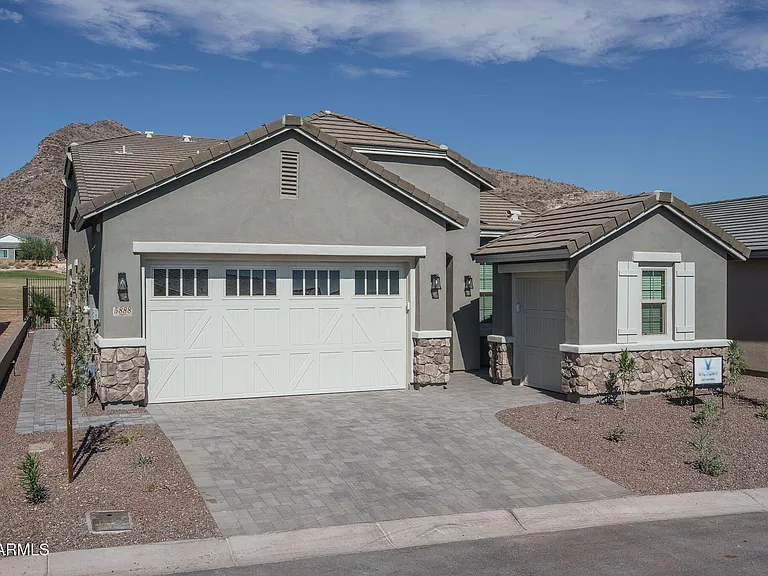 5888 N 206th Ln — Photo 2