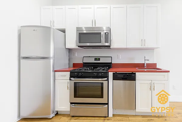 Rented by Reubel Group LLC | media 2