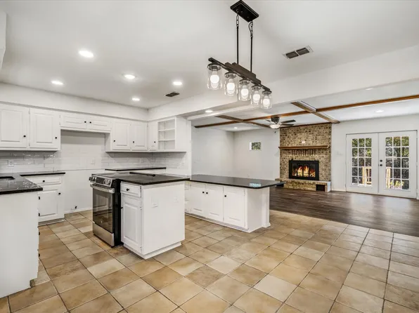 507 Laura Dr, Edgewood, TX 75117