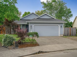 1295 NE Lilac Ct, Hillsboro, OR