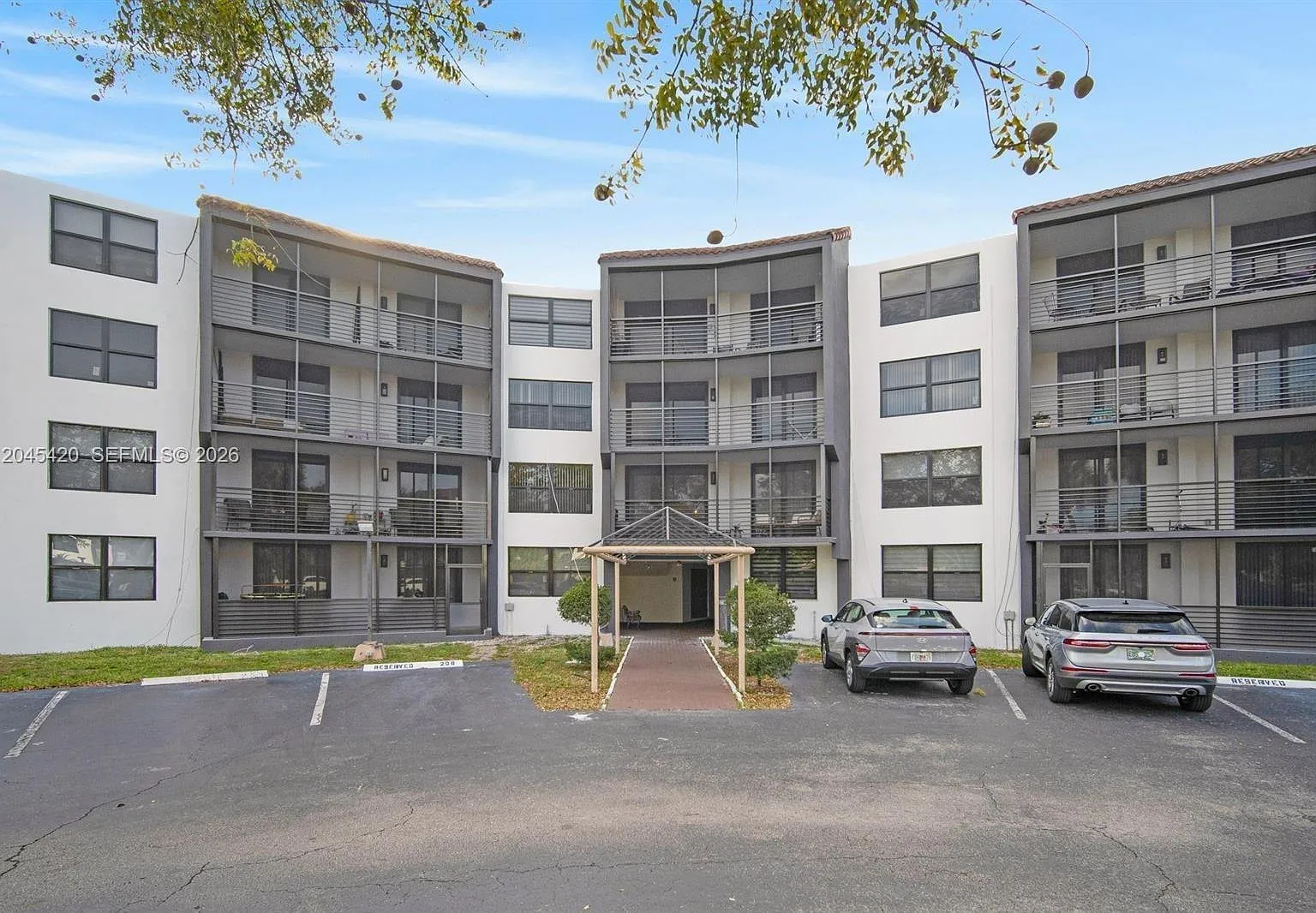 Emerald Hills C C Apts Co — Photo 1