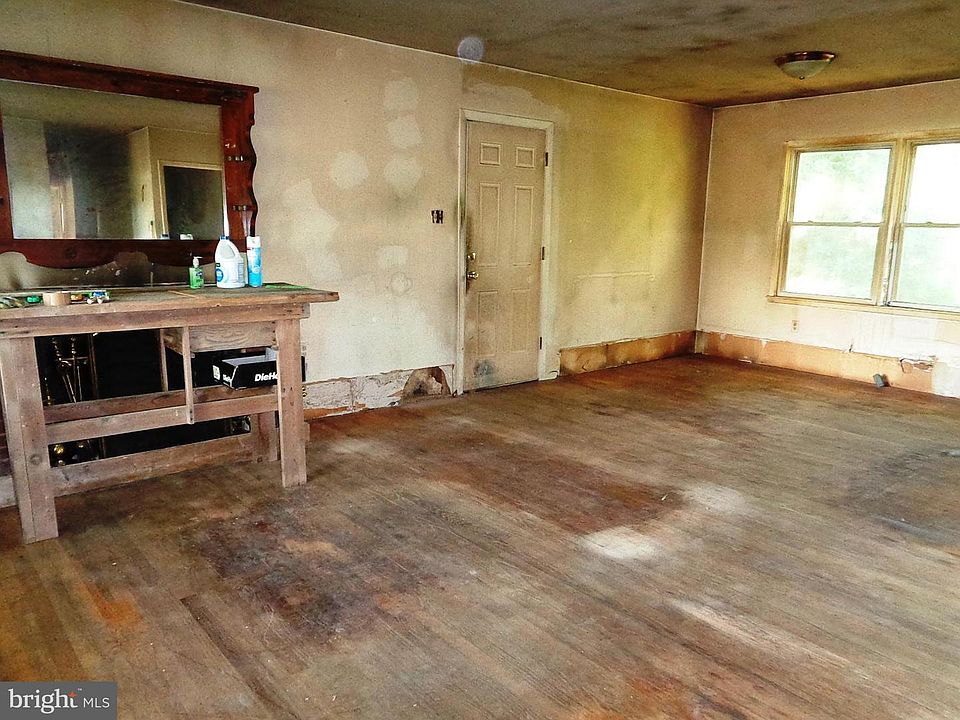 2nd image of 6204 Quebec St