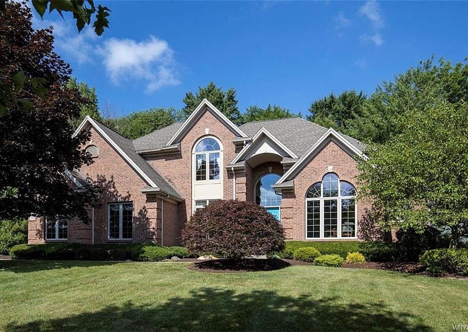 1st image of 40 Brompton Ct