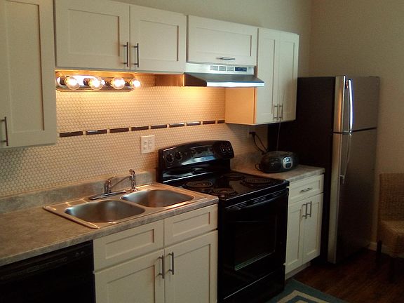 2nd image of 1035 N Tennyson St