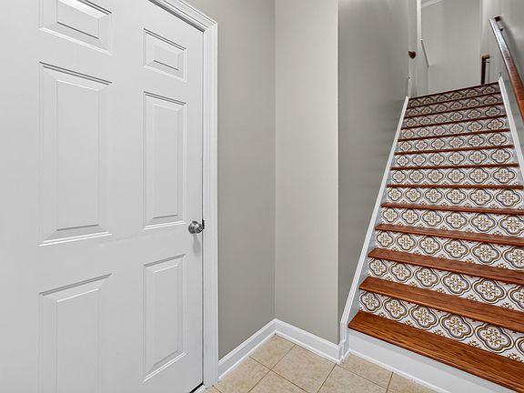 5th image of 351 Bridgegate Dr