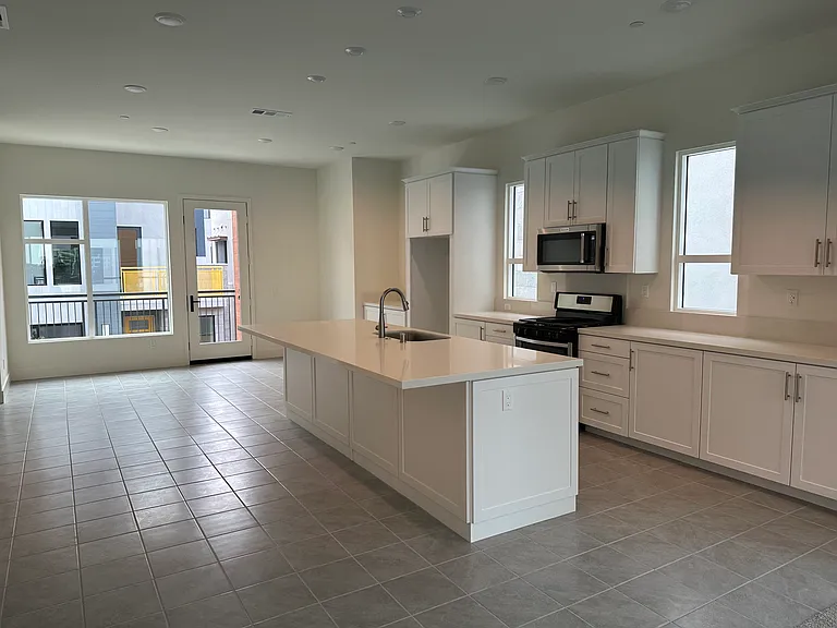 2182 Skylar Pl — Photo 6