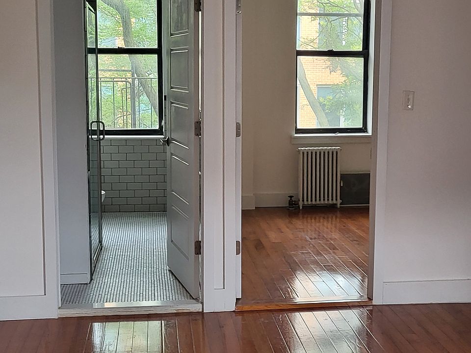 1st image of 630 E 9th St APT 10