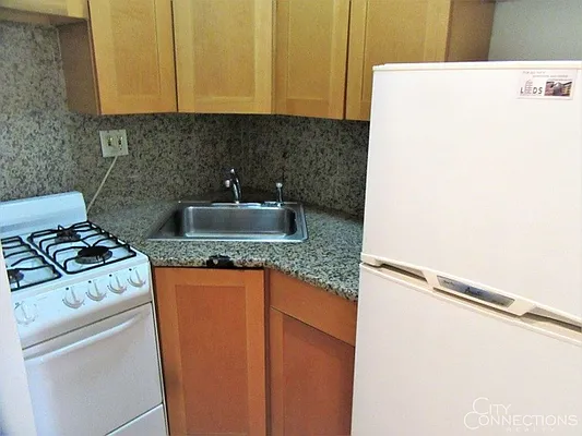 Rented by City Connections Realty | media 12