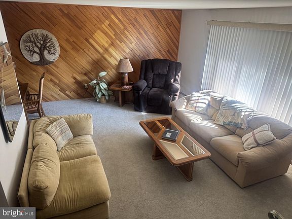 3rd image of 5 Ramsey Ct