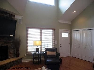 4th image of 12 Madora Dr