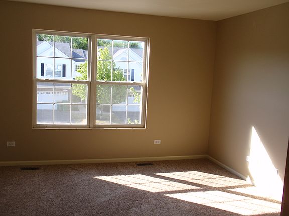 4th image of 634 Winchester Ln