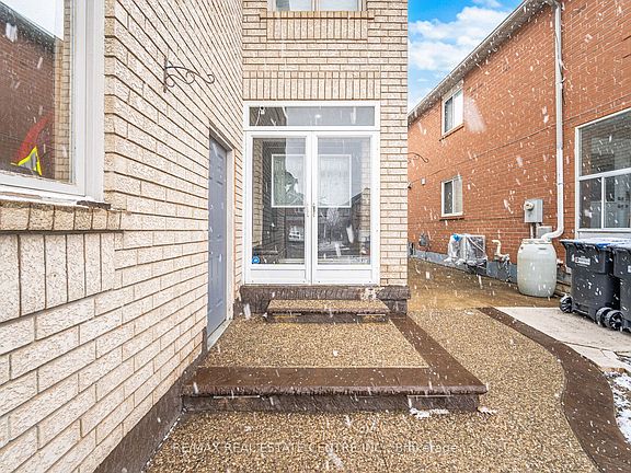 5th image of 28 Mount Fuji Cres