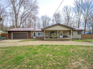 5096 Lakeview Dr, Andover, OH 44003