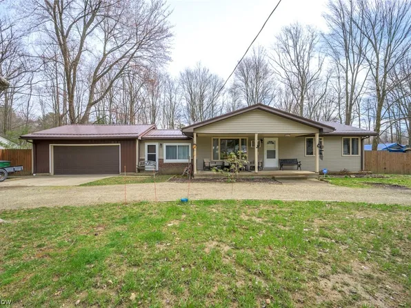 5096 Lakeview Dr, Andover, OH 44003