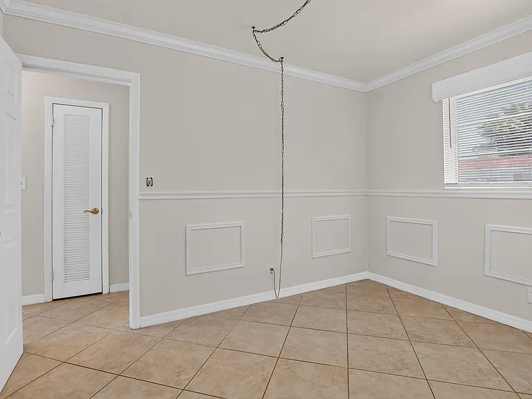 421 SW 2nd St — Photo 26