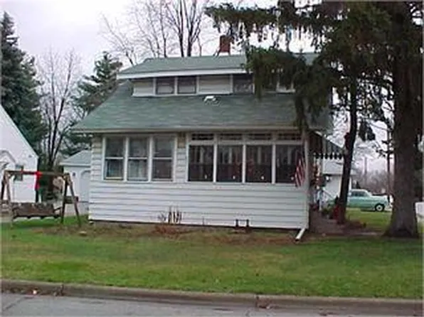 401 Rockwood St, La Porte, IN 46350