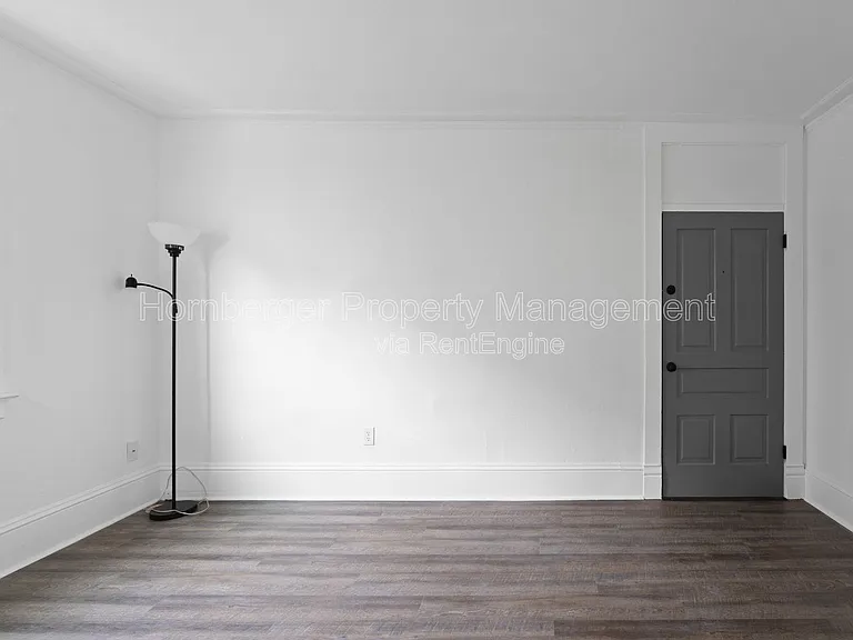 1911 W 2nd Ave #4 — Photo 6