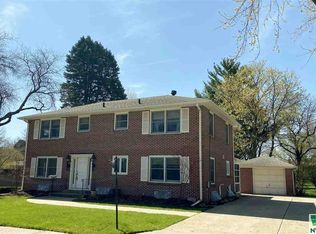 440 S Greenwood Dr, Le Mars, IA 51031