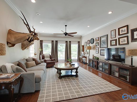 3rd image of 3017 Cobble Farms Dr SE