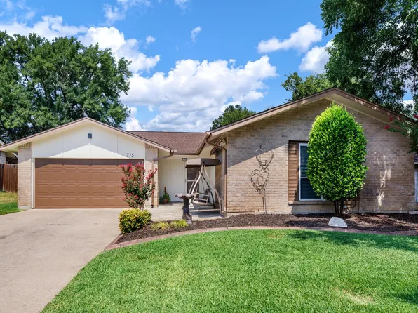 715 Salem Dr, Arlington, TX 76014