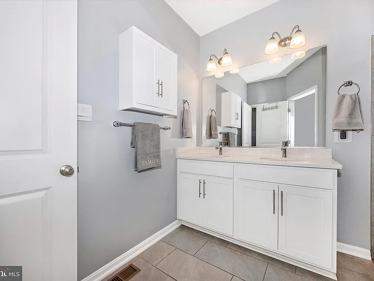867 Amity St #1 — Photo 37