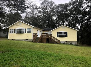 491 Lake Shore Dr, Thomasville, GA 31757