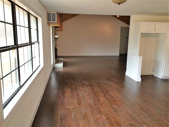 5th image of 398 Ponderosa Dr